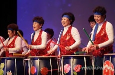어르신들의 흥겨운 난타