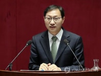 대정부 질문하는 김성주 의원