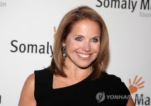 야후, 인기 여성앵커 케이티 쿠릭 영입