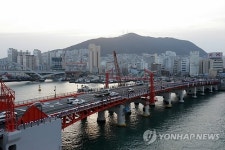 도개기능 복원 영도대교 47년만에 개통
