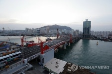 도개기능 복원 영도대교 47년만에 개통