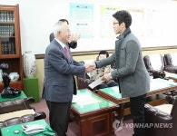 광주 수능 만점자에 장학금 전달