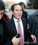 서초구청 나서는 조이제 서초구청 행정지원국장