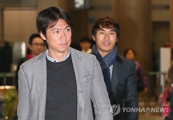 홍명보 감독 귀국