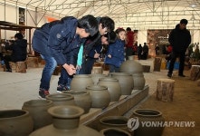 <카메라뉴스> 제주 질그릇, 전통옹기 체험행사 열려
