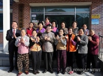 이동필 장관 독거노인 공동거주제 적극 펼칠 것