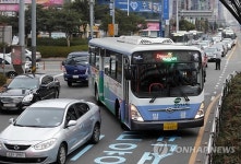 부산 구포 버스중앙차로제 시행 첫날 혼란