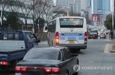 부산 구포 버스중앙차로제 시행 첫날 혼란
