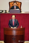 제안설명하는 안홍준 의원