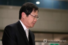 배임 혐의 박찬구 금호석유화학 회장 집행유예(종합)