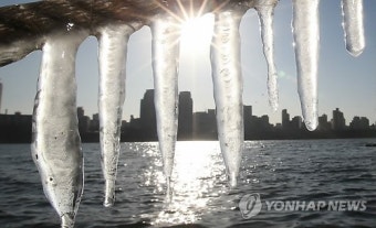 칼바람에 강추위 여전…서울 체감온도 영하 12.6도