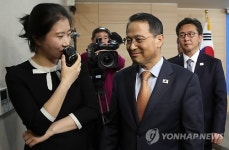 미소짓는 김규현 수석대표