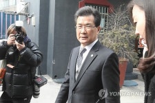 중앙 장로교회 방문하는 이시종 충북지사