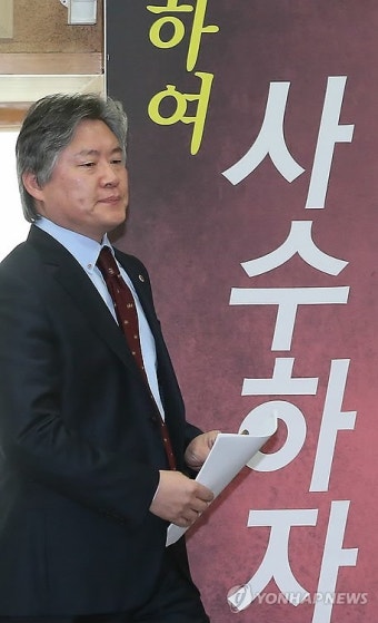 회견장 입장하는 노환규 의협회장