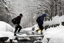 마지막 고립마을에 비상식량을 전달하라