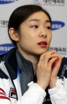  두 손 모은 김연아