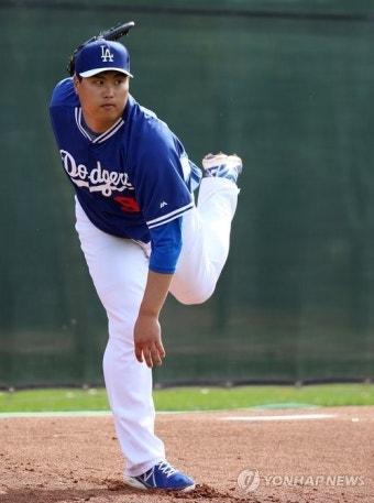 류현진 불펜 투구 끝…24일 첫 실전 등판 완료