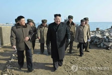 北김정은, 취약계층 위한 軍수산사업소 건설현장 시찰
