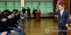 정 총리, 용산공고 입학식 참석