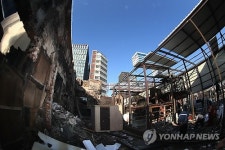 폐허 속 그들의 희망