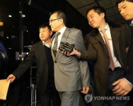 검찰 들어서는 오덕균 씨앤케이 대표