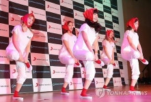 크레용팝, 닭다리 잡고 삐약