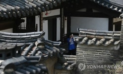 낙선재 뒤뜰에서 찰칵