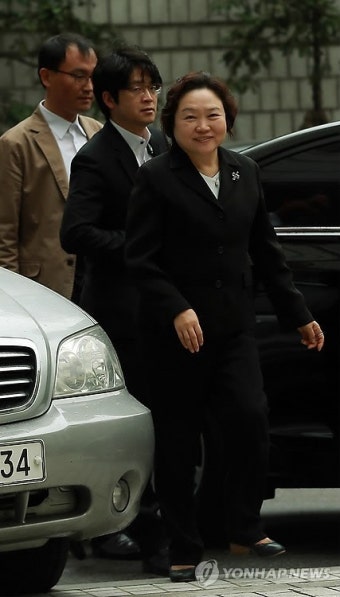 미소짓는 인재근 의원