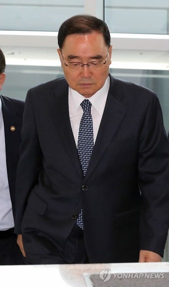 <세월호참사>굳은 표정의 정 총리