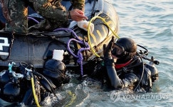 <세월호참사> 머구리 대거투입…첨단장비는 글쎄