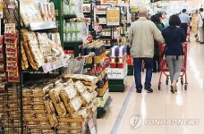 8포병단마트 | 대형마트 매출 8분기 연속 '내리막길'