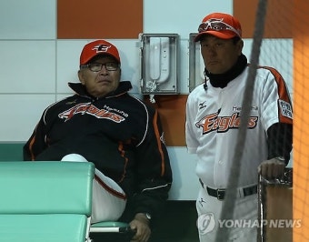한화 김성한 수석코치 전격 사임