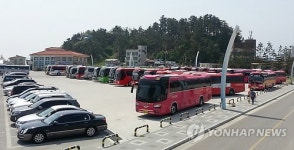 모처럼 관광버스로 가득한 강릉항