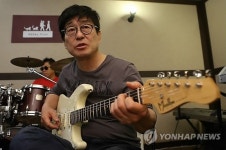 새 음반 발표한 김창완밴드