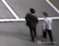 유병언 25일 전주 도착한 듯…상복 입은 여성과 도주
