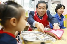 어린이 만난  박원순 후보
