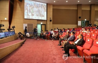 경합지역 많아 텅 빈 새정치민주연합 선거개표 상황실