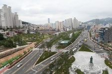 국내 최대 도심광장 부산 송상현 광장