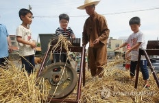 옛날, 옛날에는…보리농사 체험하는 어린이