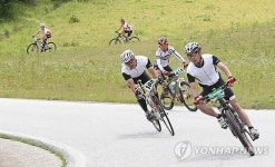 시원하게 달리는 함양 지안재