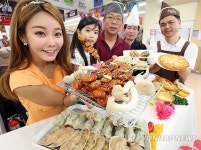 마트에서 유명 맛집 탐방!