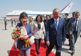 박 대통령, 우즈베키스탄 도착
