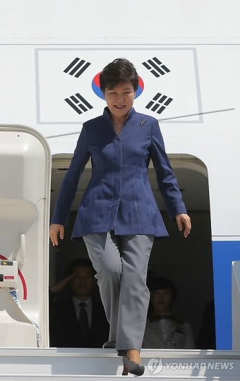 박 대통령, 우즈베키스탄 도착