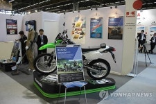 일본, 프랑스 무기전시회 데뷔…재해 관련 제품 인기