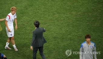 <월드컵2014>손흥민 위로하는 홍명보 감독