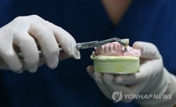 7월부터 만75세 이상 노인, 임플란트 건강보험 적용