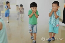 친구와 함께 대피해요