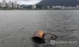 4대강사업 후 방치된 준설장비에 신음하는 낙동강(종합)