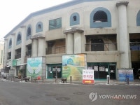 텅 빈 수원 남문로데오 거리 상가건물