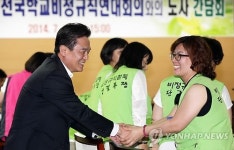김병우 충북교육감-비정규직 노조 성실히 교섭하자